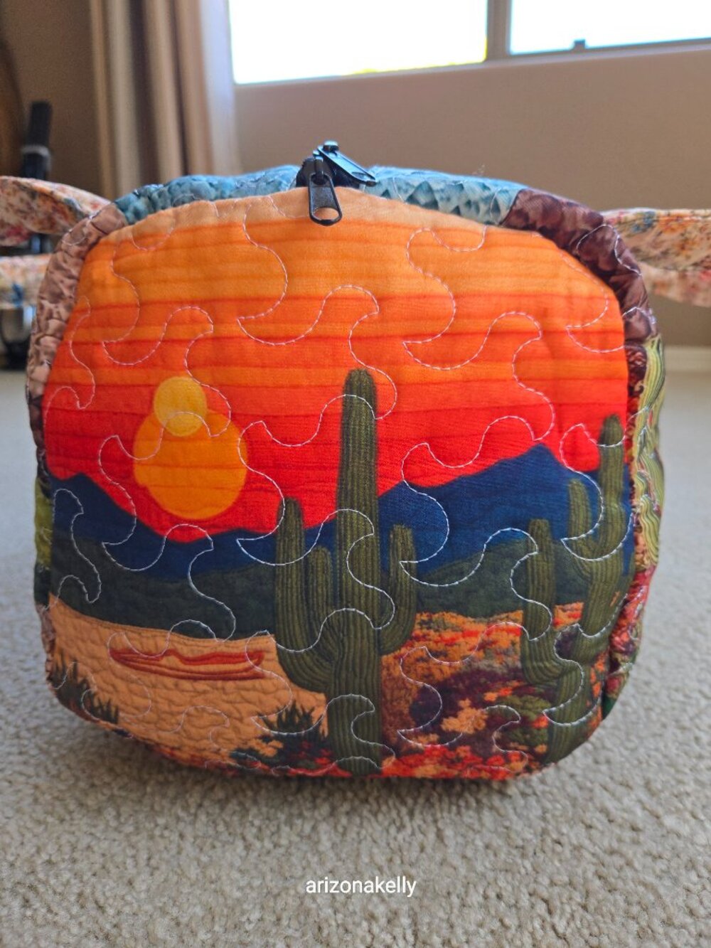 NWT Quilted Fabric Duffel Zippered Bag Cactus Desert Saguaro Arizona Southwest - Picture 2 of 12
